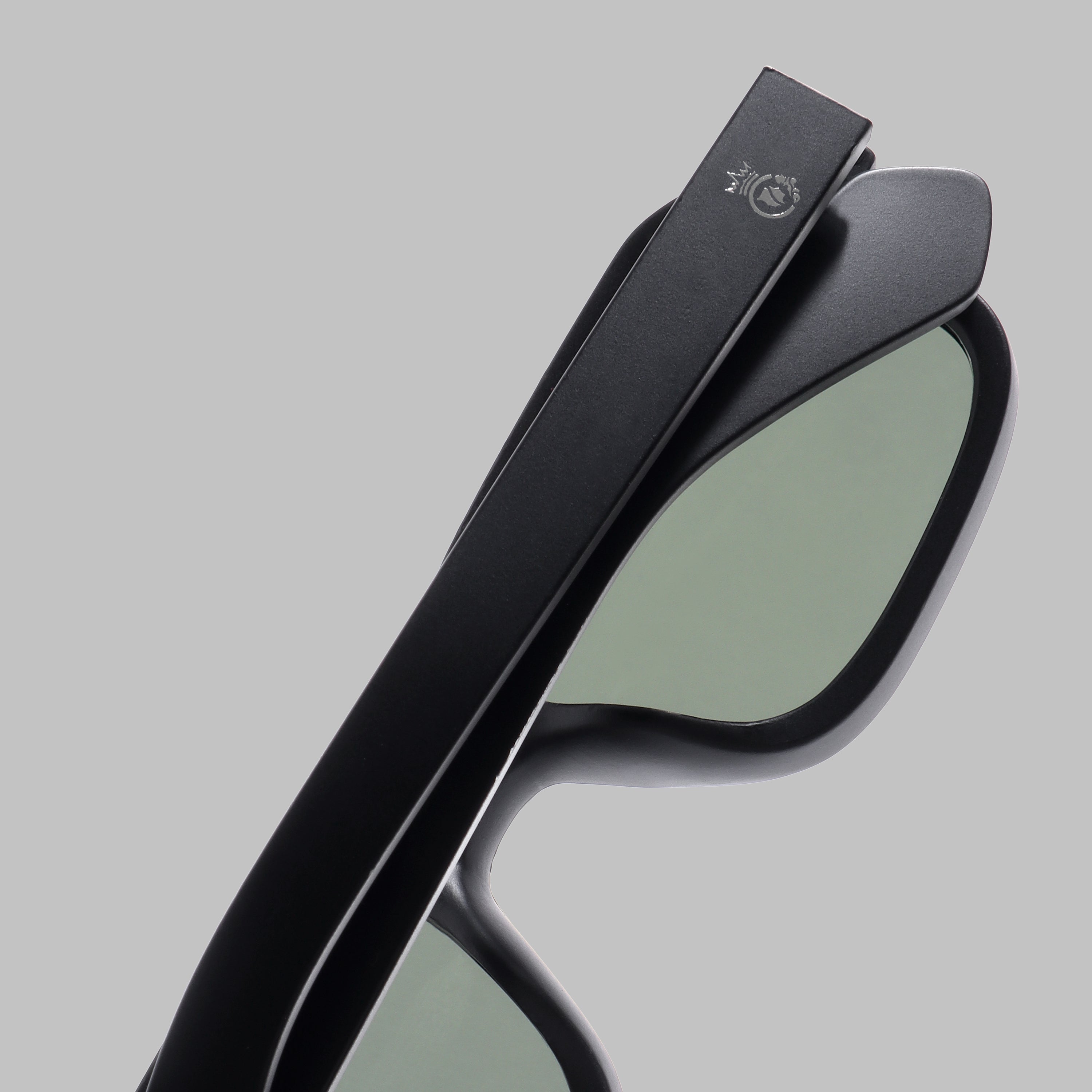 Crownchi Marsella Black Green Square Sunglasses