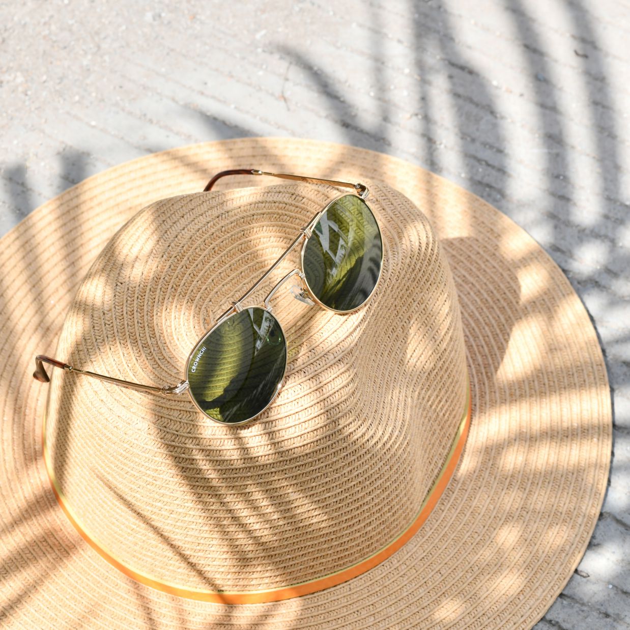 Tokyo Gold Green Upper Bridge Round Edition Sunglasses